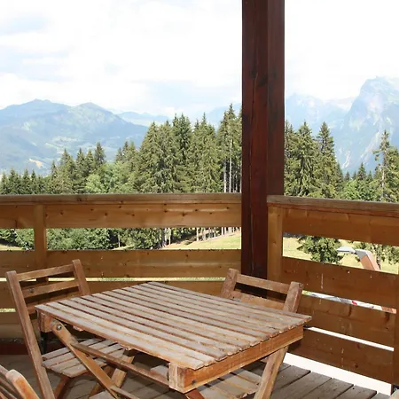 Location Saisonniere : 4 Pieces, 8 Personnes, Au Pied Des Remontees Mecaniques A 1100 - Fr-1-412-46 Apartment *